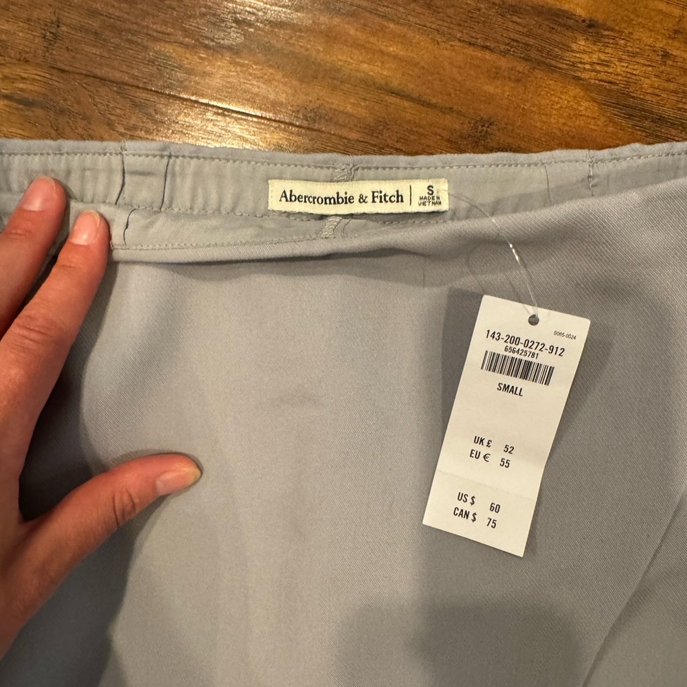 Abercrombie & Fitch Light Gray Mini Skirt - Picture 3 of 3